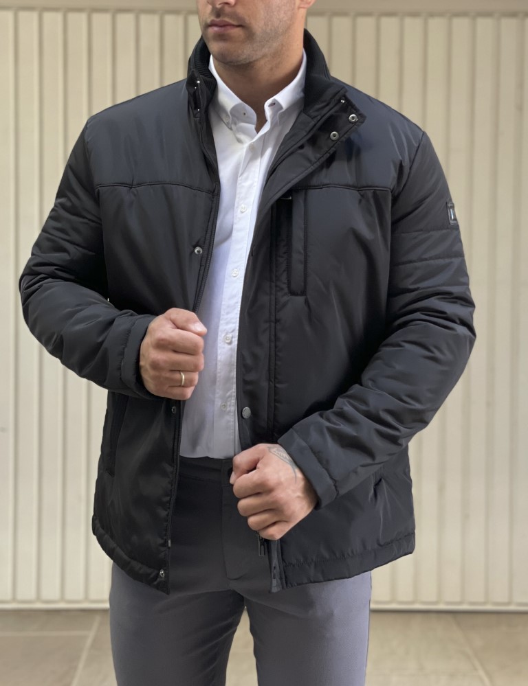 Ανδρικό μαύρο μπουφάν με γιακά HM406529 φωτογραφία